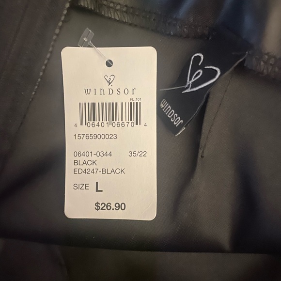 Faux leather skirt - Picture 4 of 4